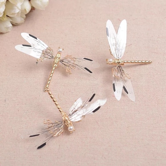 Bohemian Beautiful Gold Dragonfly Hair Clips - Picture 2 of 16